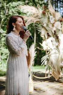 Ведущая Катя Водопьянова - фото 17