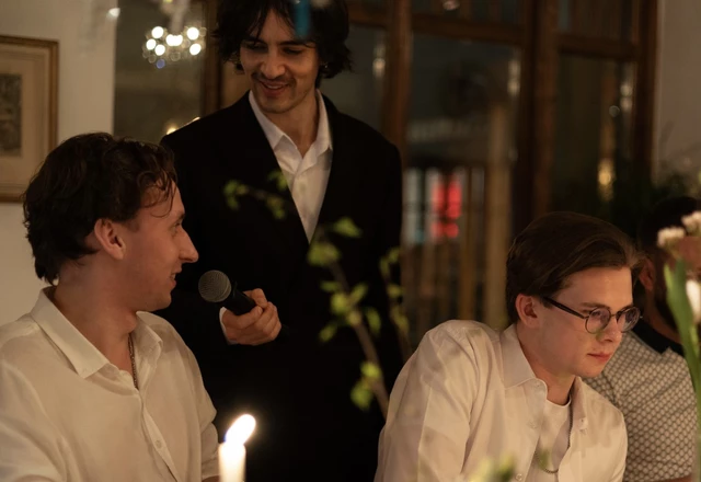 Ведущий камерных свадеб Тимур Султанов - слайд 4