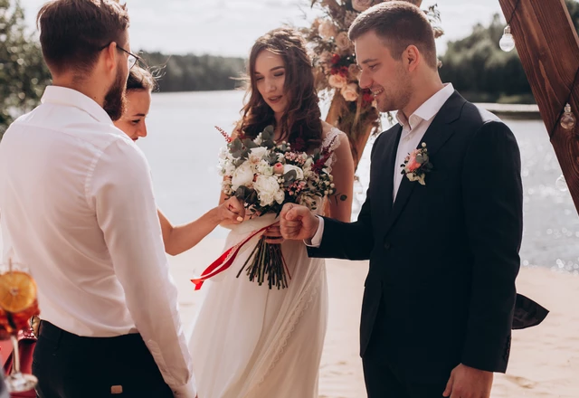 Ведущий камерных свадеб Тимур Султанов - фото 7