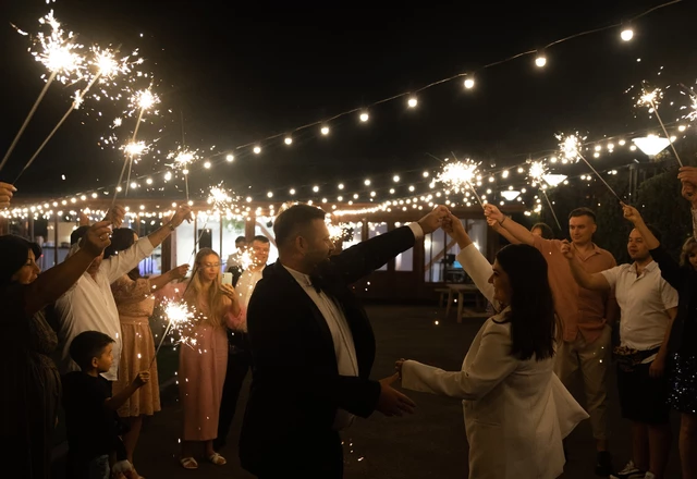 Ведущий камерных свадеб Тимур Султанов - слайд 13