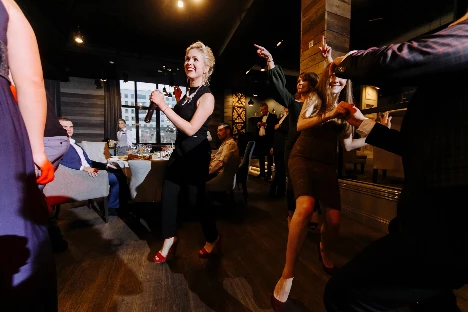 Ведущая, с которой тепло Александра Карсо - фото 20