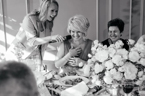 Ведущая, с которой тепло Александра Карсо - фото 19