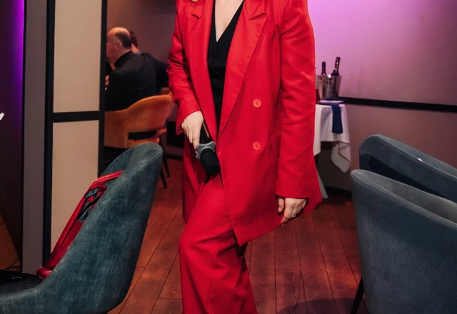 Ведущая, с которой тепло Александра Карсо - слайд 14