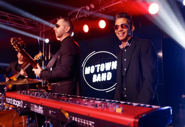Кавер-группа MO`TOWN BAND - слайд 9