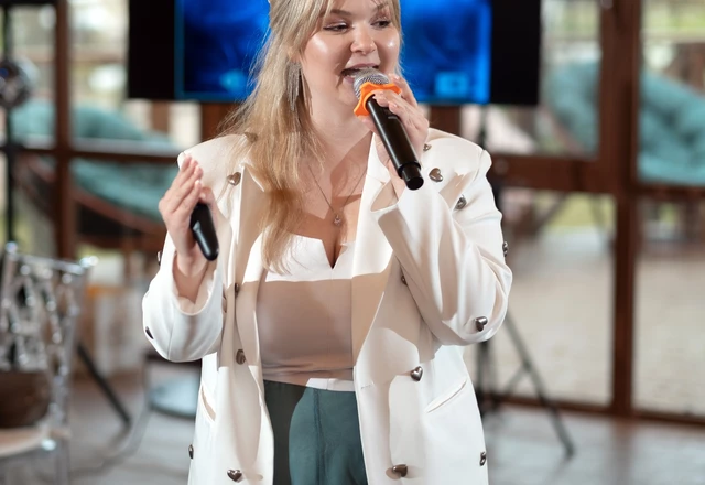 Ведущая Загородникова Юлия - слайд 3