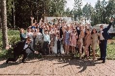 Ведущий с гитарой Сергей Веслополов - фото 19