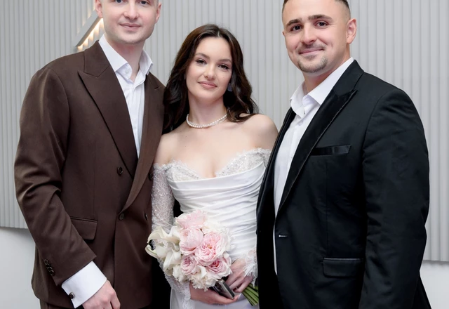 Ведущий с гитарой Сергей Веслополов - слайд 13