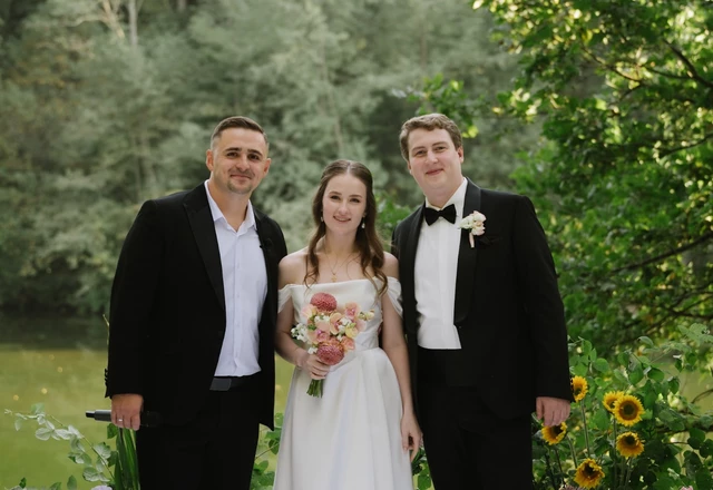 Ведущий с гитарой Сергей Веслополов - слайд 16