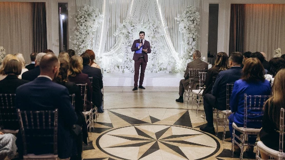 Ведущий-актер Алексей Красовский - фото 18