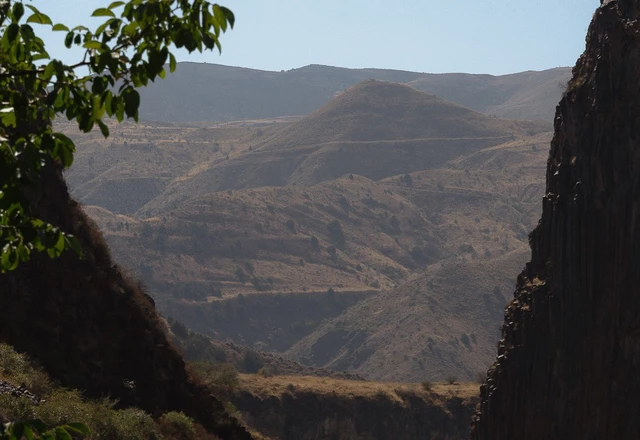 Фотограф Афина Ефимова - эмоции, пленка, репортаж | Трогательная свадебная вечеринка в горах Армении