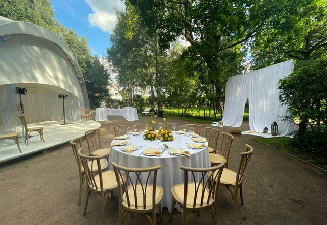 Усадьба Кусково Шатер у большой каменной оранжереи - фото 2