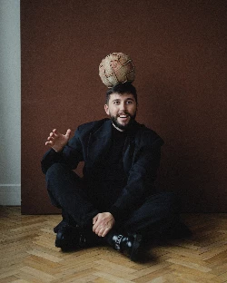 Ведущий Артем Палыч - фото 14