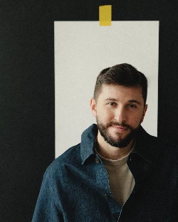 Ведущий Артем Палыч - фото 19