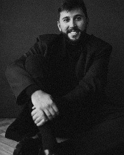 Ведущий Артем Палыч - фото 16