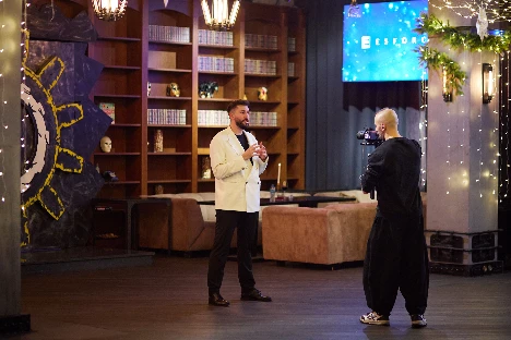 Ведущий Артем Палыч - фото 12