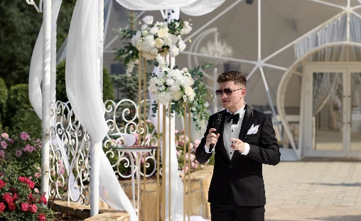 Ведущий Илья Рябов - фото 17