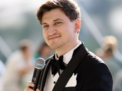 Ведущий Илья Рябов - фото 2