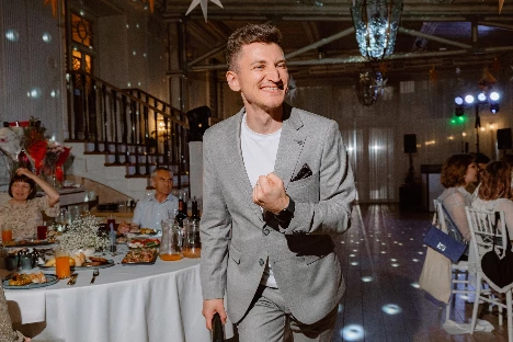 Ведущий Илья Рябов - фото 6