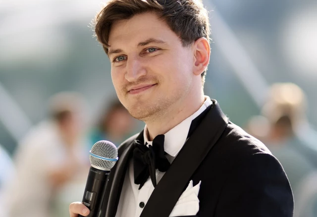 Ведущий Илья Рябов - слайд 1