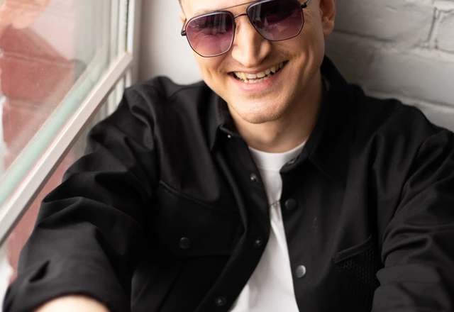 Ведущий Илья Рябов - слайд 9