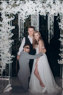 Ведущий Евгений Устьян - фото 16