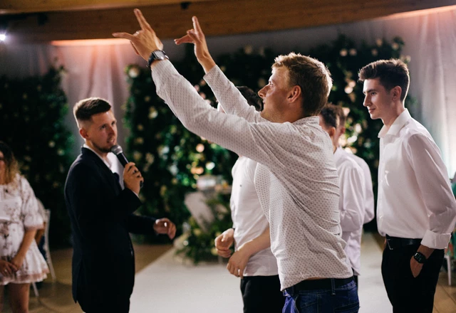 Ведущий Евгений Устьян - слайд 7