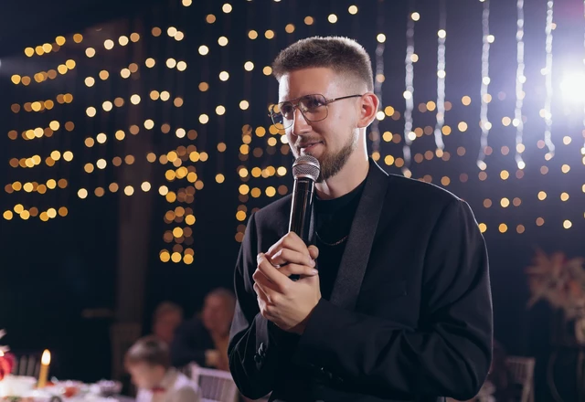 Ведущий Евгений Устьян - слайд 3