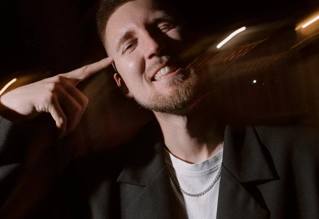 Ведущий Евгений Устьян - слайд 13