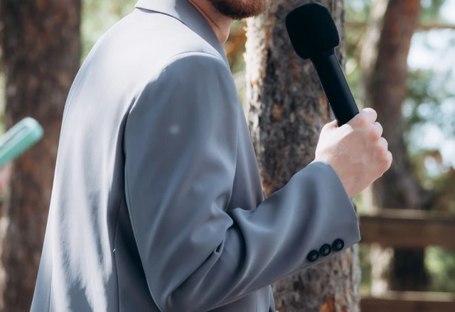 Ведущий Евгений Устьян - слайд 10