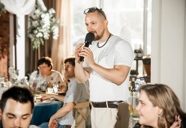 Ведущий Ярослав Никонов - слайд 6