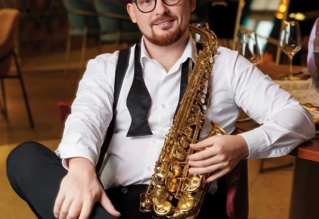 Ведущий Ярослав Никонов - слайд 2