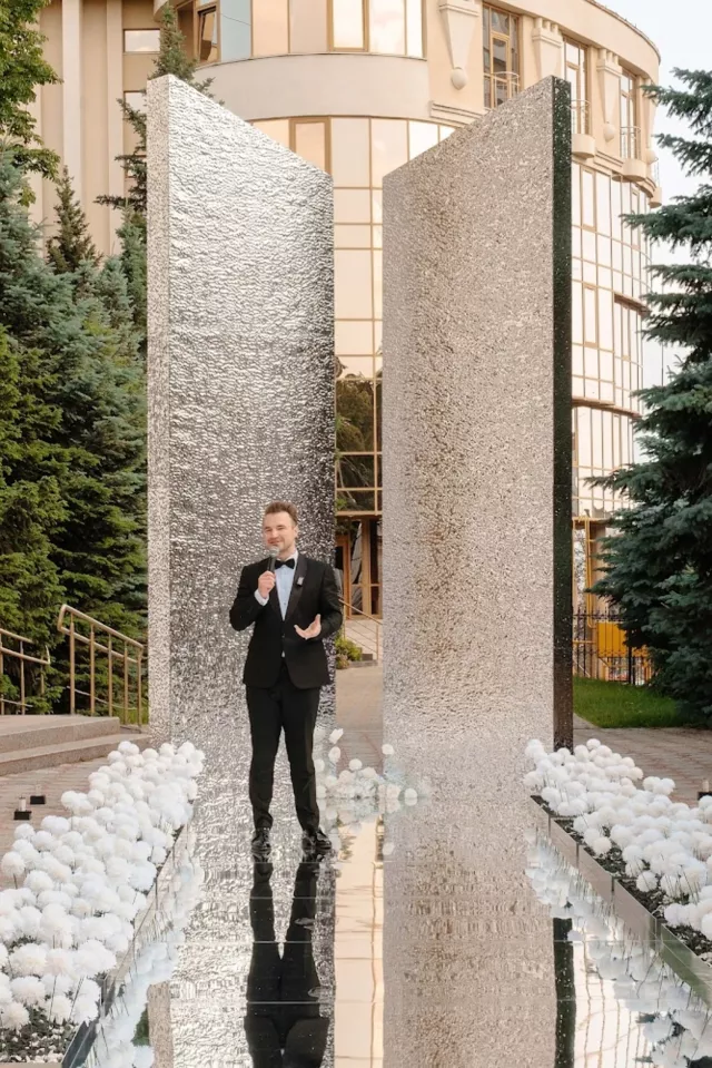 Ведущий Никита Малышев - фото 3