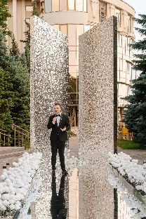 Ведущий Никита Малышев - фото 13