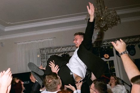 Ведущий Илья Никишин - фото 8