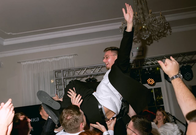 Ведущий Илья Никишин - слайд 6