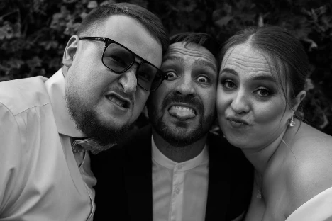 Ведущий Евгений Медведев - фото 8