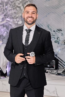 Ведущий Евгений Медведев - фото 12