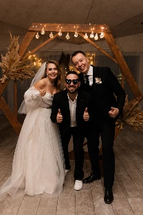 Ведущий Евгений Медведев - фото 7