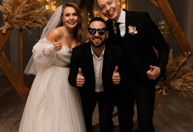 Ведущий Евгений Медведев - слайд 6