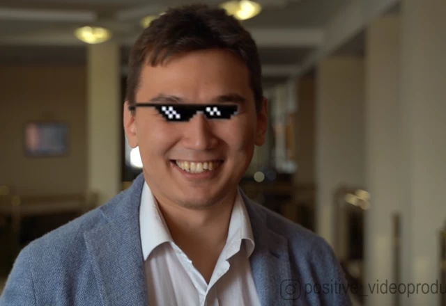 Юмористический видеоролик 'поздравление ОДНИМ словом' - слайд 3