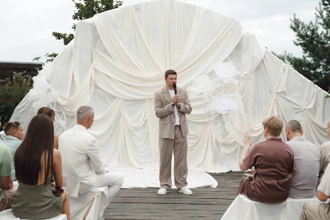 Ведущий Андрей Золотухин - фото 6