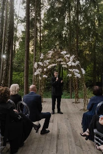 Ведущий Андрей Золотухин - фото 13