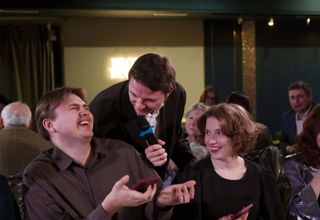 Ведущий Андрей Золотухин | Данил и Алина - фото 1310