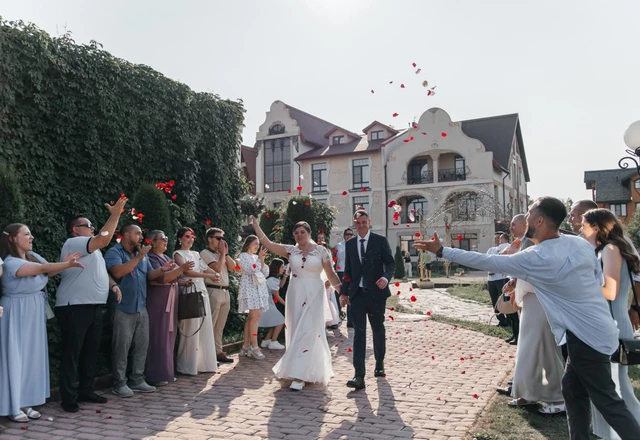 Ведущий Андрей Золотухин | Алена и Андрей