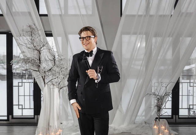 Ведущий Сергей Сидоренко - фото 1