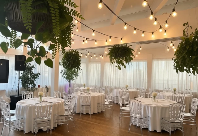 Банкетный комплекс ЛенинГрад / LeninGrad  Веранда