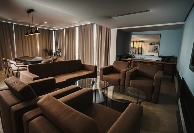 ГОУПарк Отель / GOPark Hotel  Каминный зал с патио зоной - фото 8