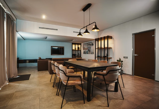 ГОУПарк Отель / GOPark Hotel  Каминный зал с патио зоной - фото 6