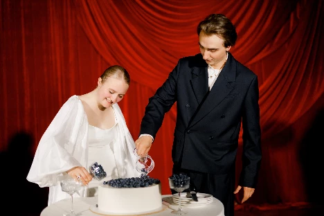 Ведущий Алексей Емельянов - фото 20