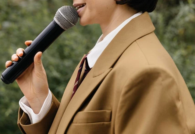 Ведущая Вера Стоич  - слайд 4